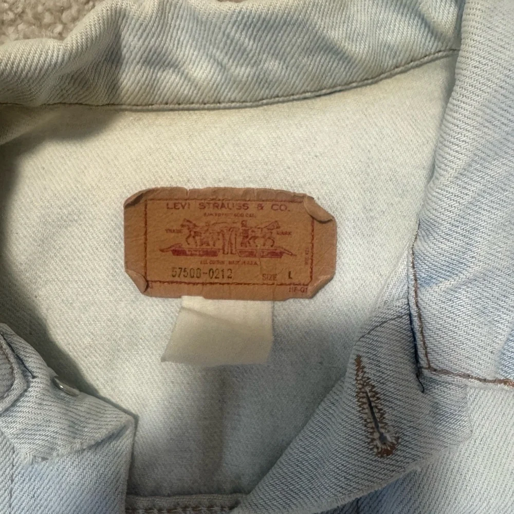 Levi's Classic Light Blue Denim Jean Jacket - Picture 3 of 3